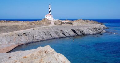 Menorca stranden: de mooiste kustlocaties en baaien